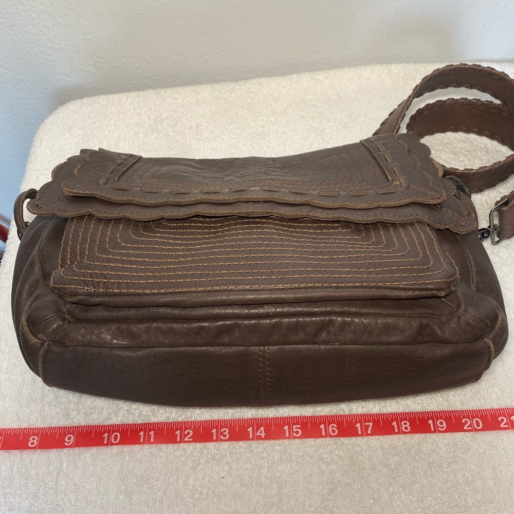 Vince Camuto Brown pebbled leather shoulder handbag - Picture 8 of 9